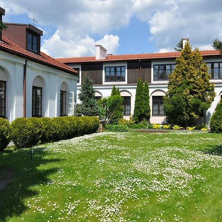 Hotel "Zajazd Napoleonski" Варшава Экстерьер фото