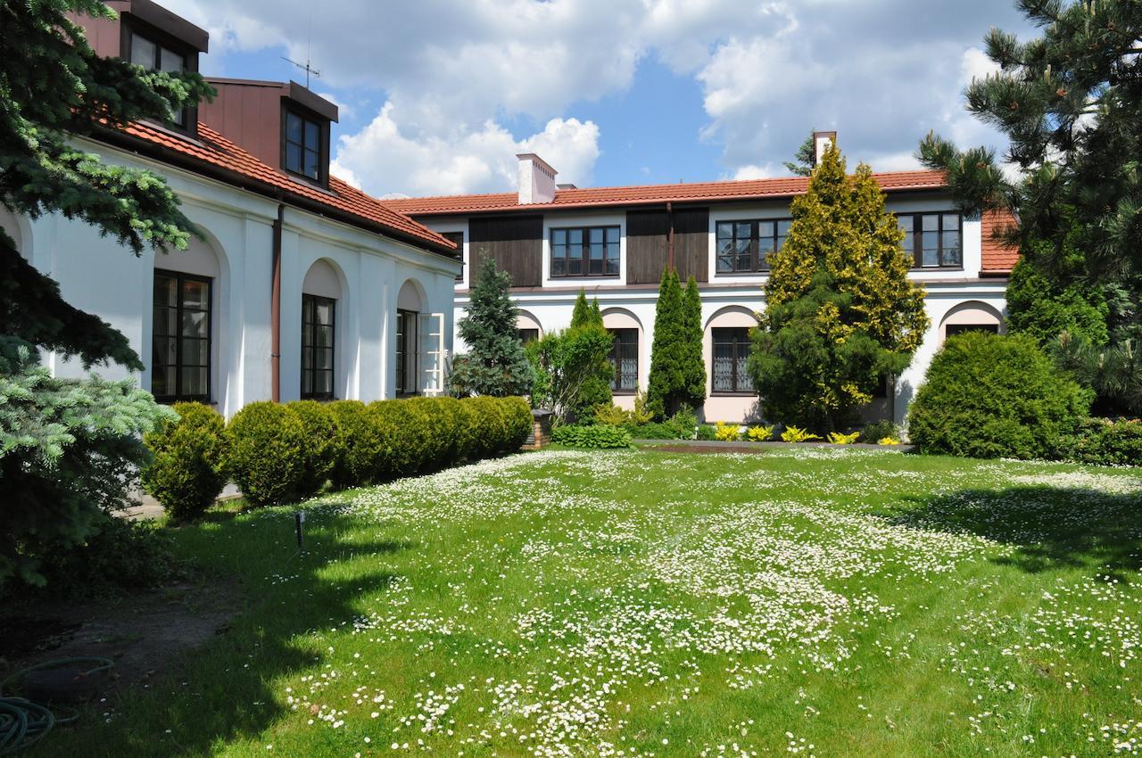 Hotel "Zajazd Napoleonski" Варшава Экстерьер фото