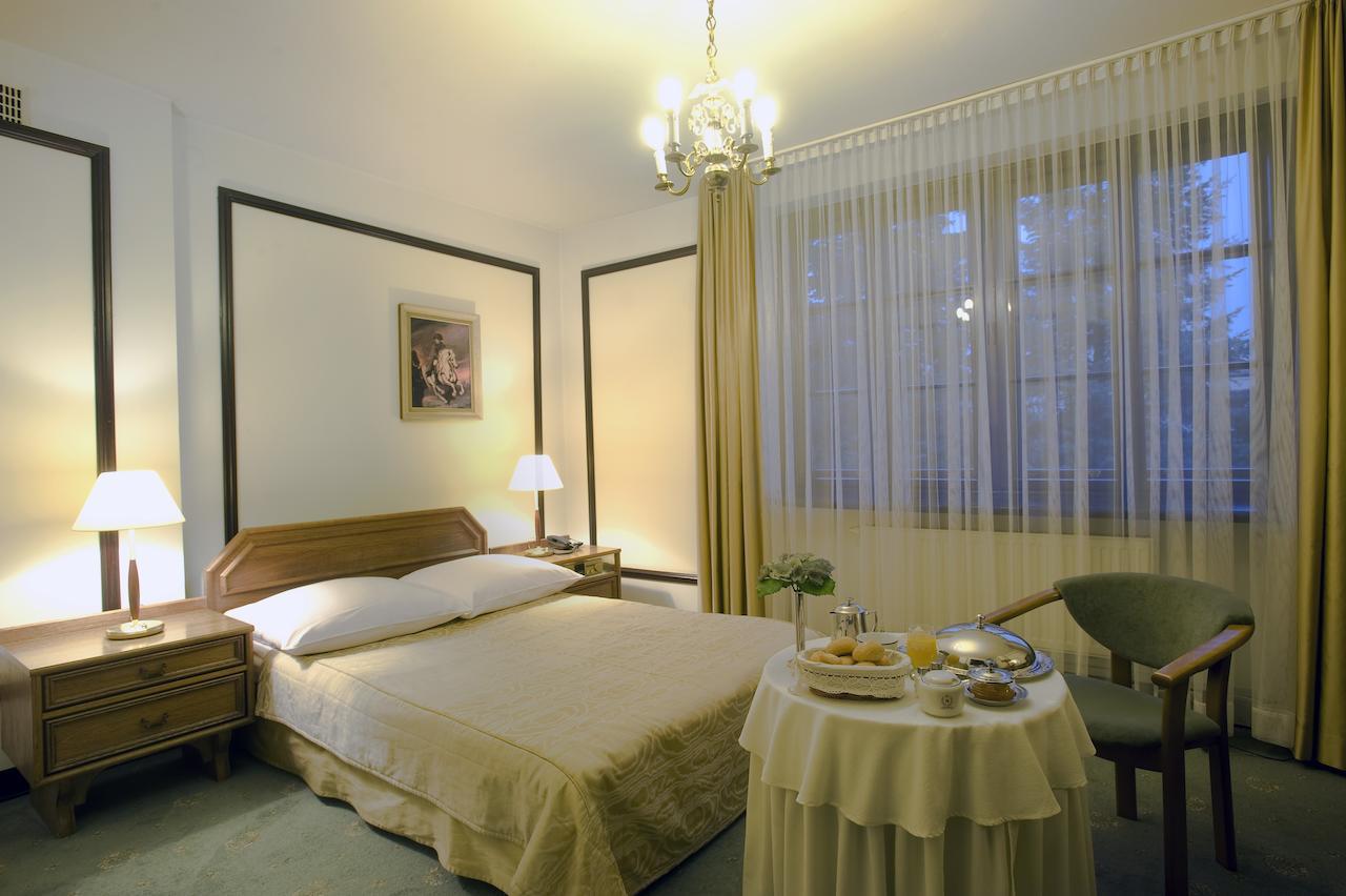 Hotel "Zajazd Napoleonski" Варшава Номер фото