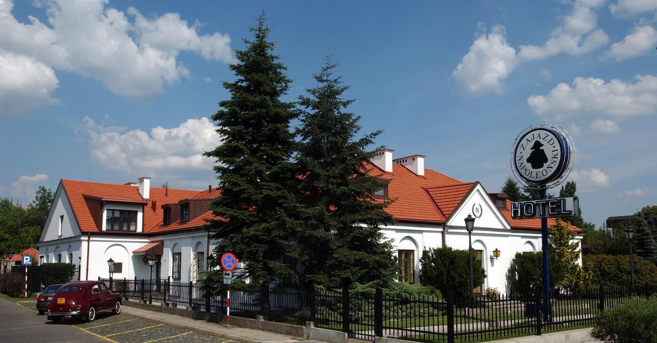 Hotel "Zajazd Napoleonski" Варшава Экстерьер фото