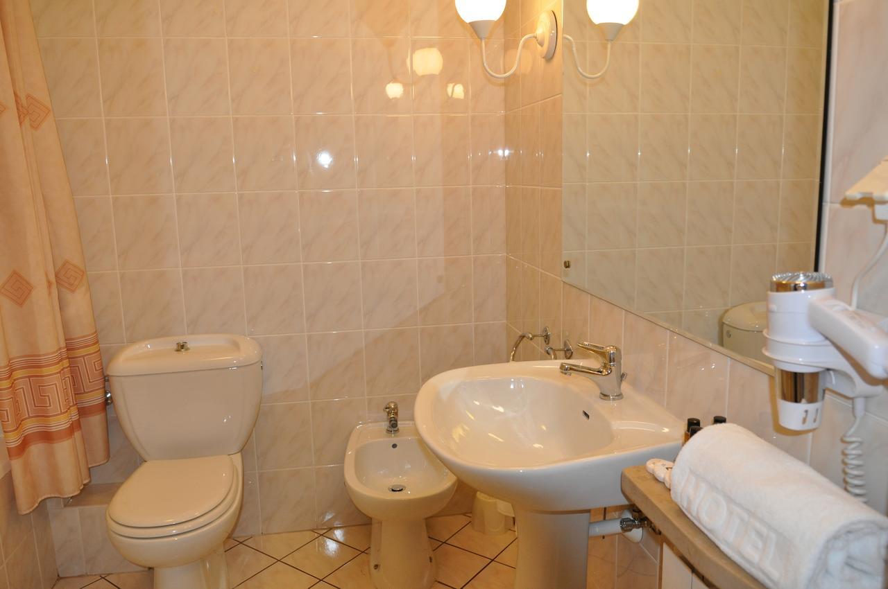 Hotel "Zajazd Napoleonski" Варшава Номер фото